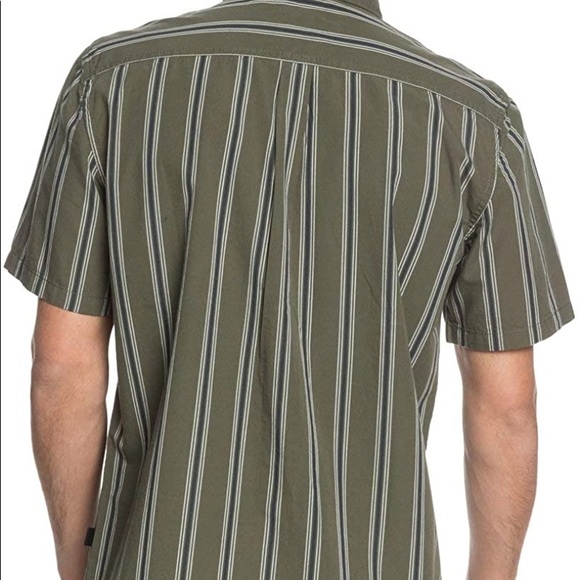 Mens Quiksilver short sleeve button down shirt XL - Picture 3 of 5